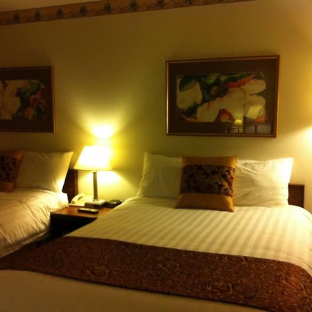 Redwood Motor Inn Brandon Bagian luar foto
