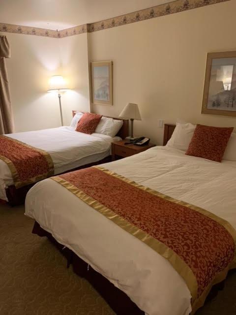 Redwood Motor Inn Brandon Bagian luar foto