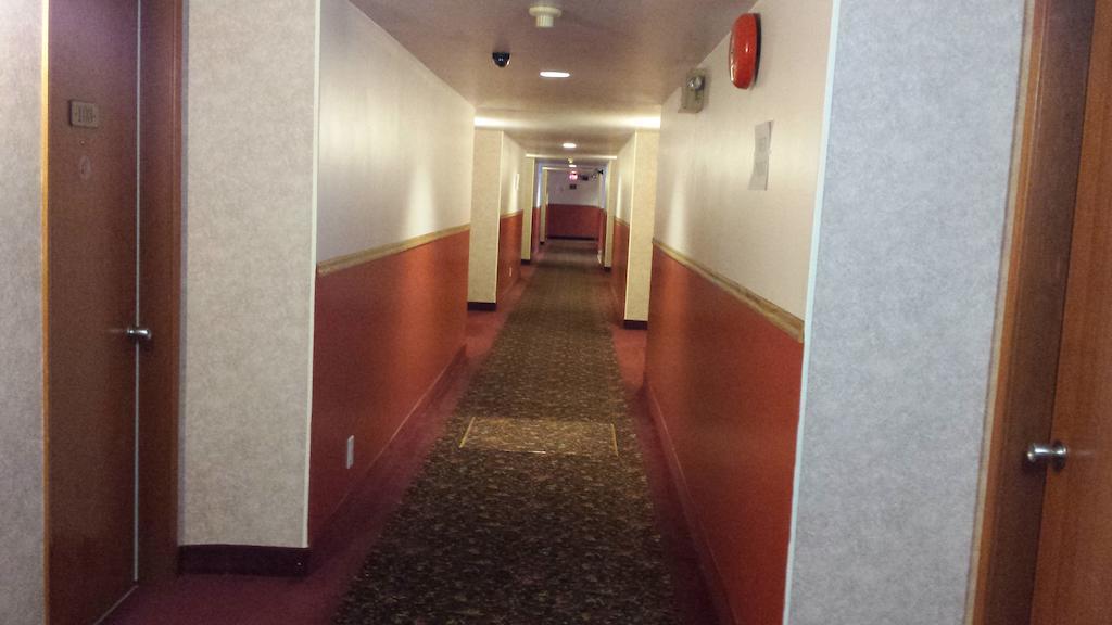 Redwood Motor Inn Brandon Bagian luar foto