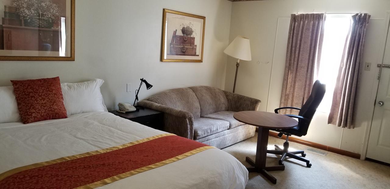 Redwood Motor Inn Brandon Bagian luar foto