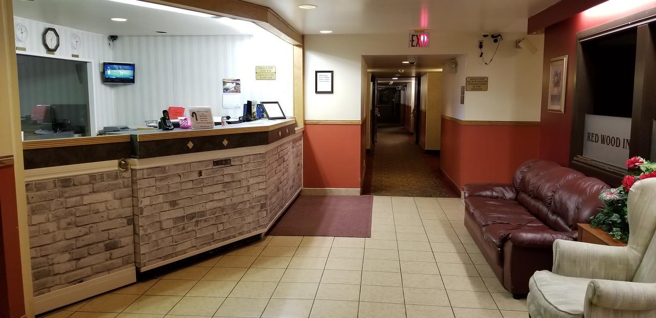 Redwood Motor Inn Brandon Bagian luar foto
