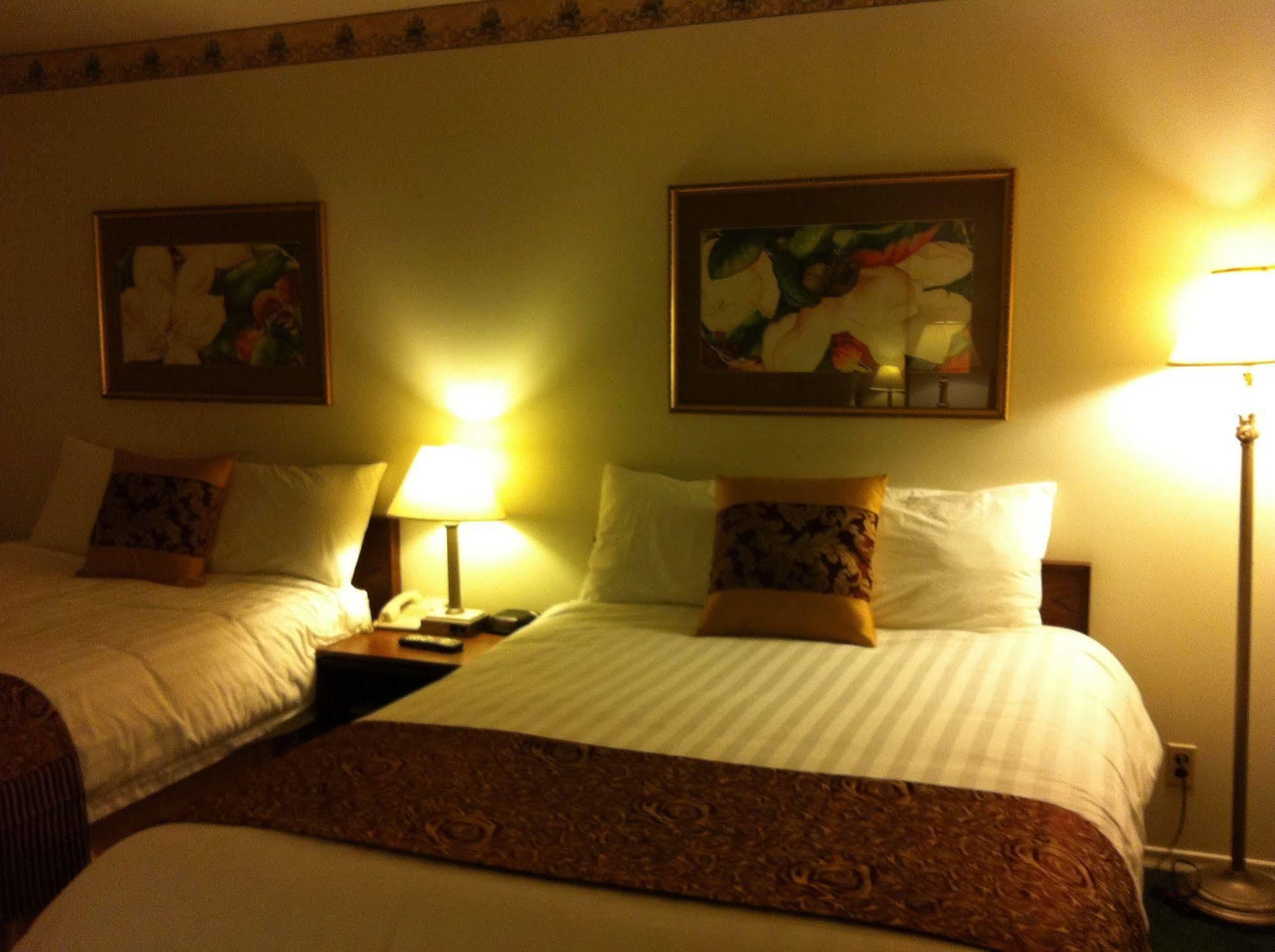 Redwood Motor Inn Brandon Bagian luar foto