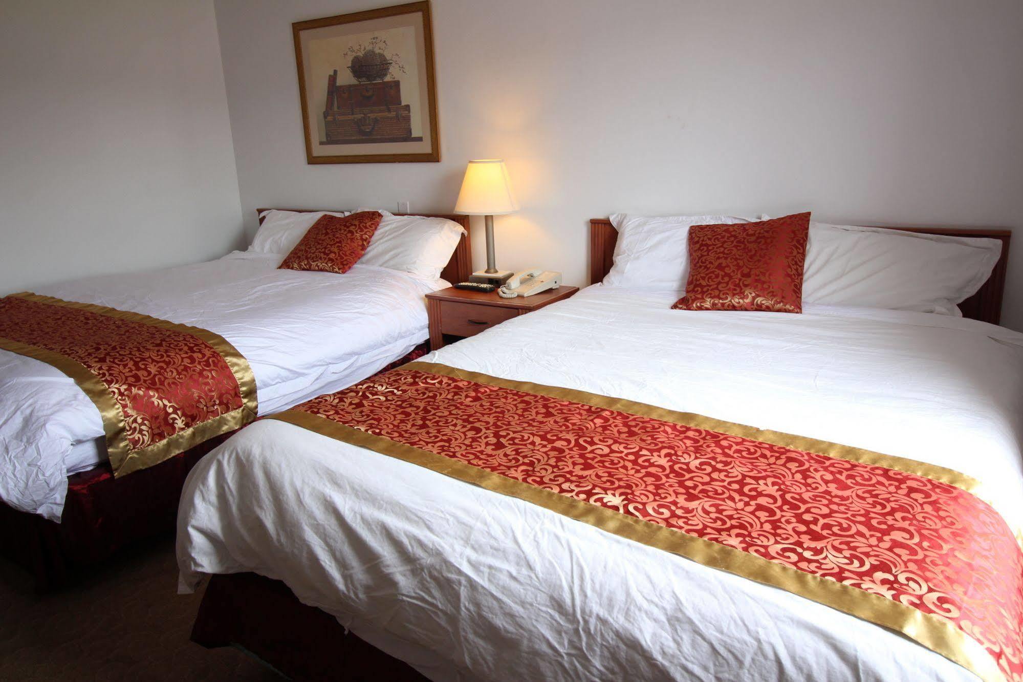 Redwood Motor Inn Brandon Bagian luar foto