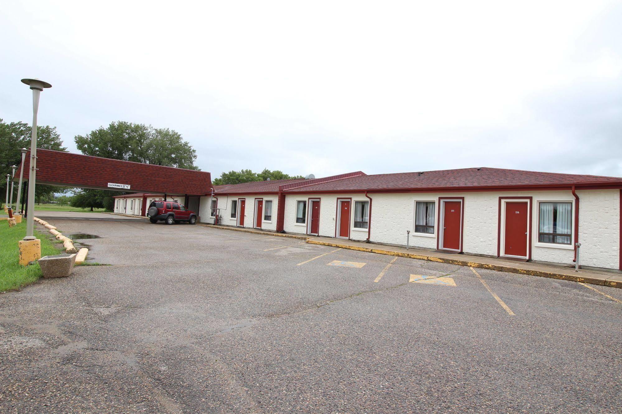 Redwood Motor Inn Brandon Bagian luar foto